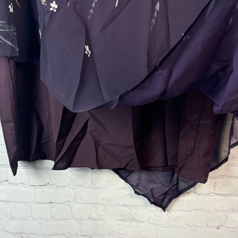 BloomChic Purple Floral Asymmetrical Blouse Plus Size 1X - Picture 6 of 7